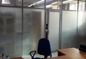 Для  нового помещения ООО КонсультантПлюс: РегиональныеТехнологии  были установлены перегородки для офиса