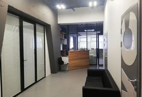Установка перегородок и дверей NAYADA для Тюменского офиса Новатех