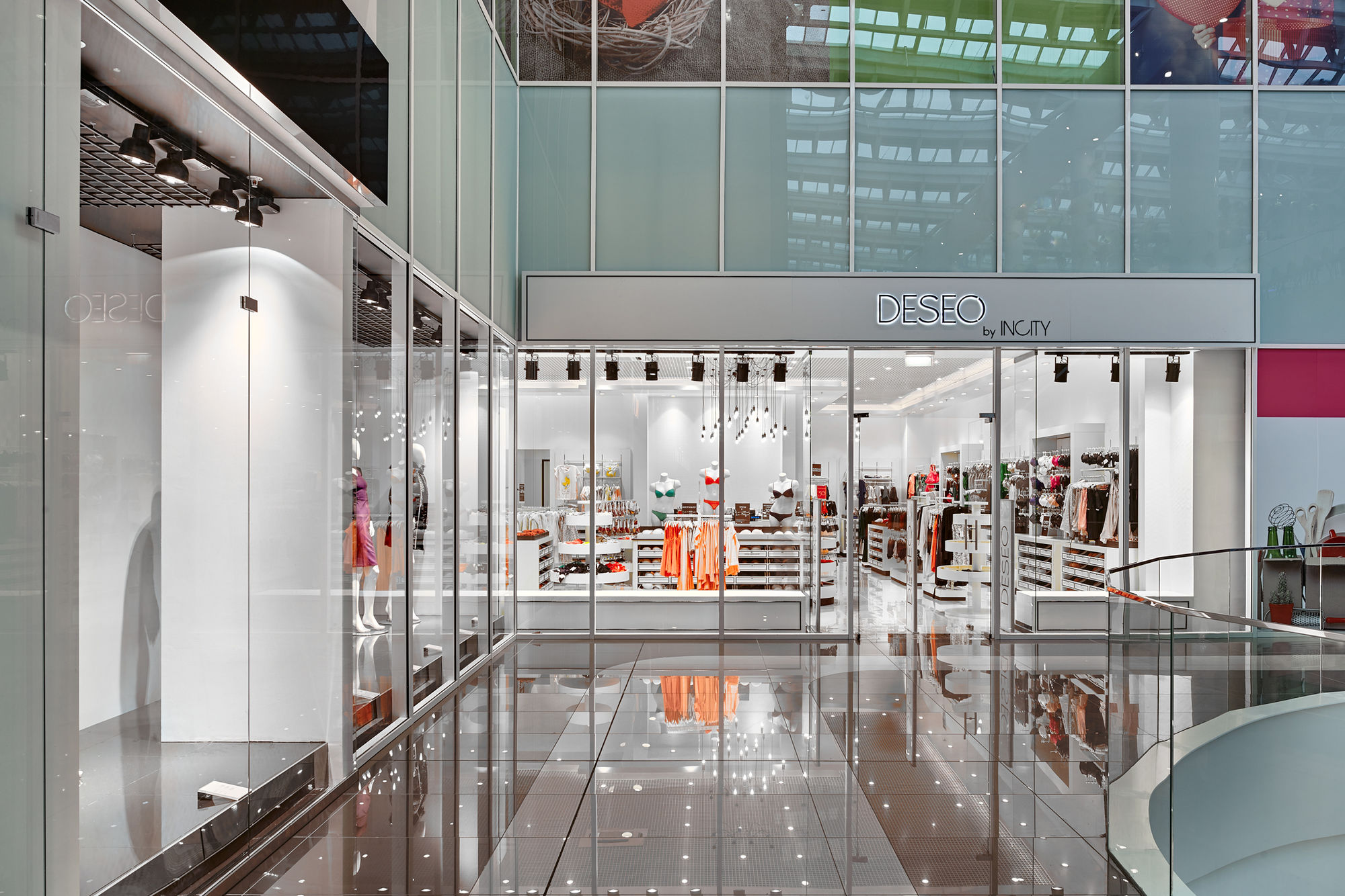 Фото Стеклянные двери (цельностеклянные)