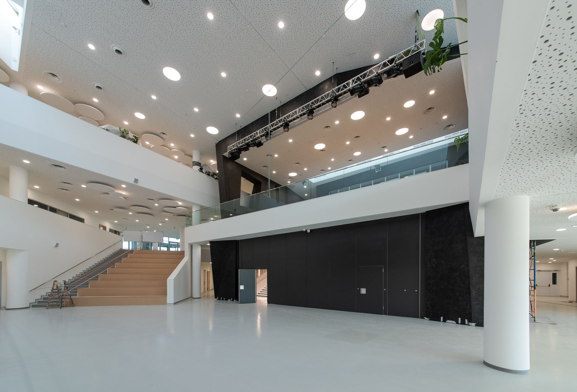 Фото Глухие раздвижные перегородки NAYADA SmartWall H5/H7