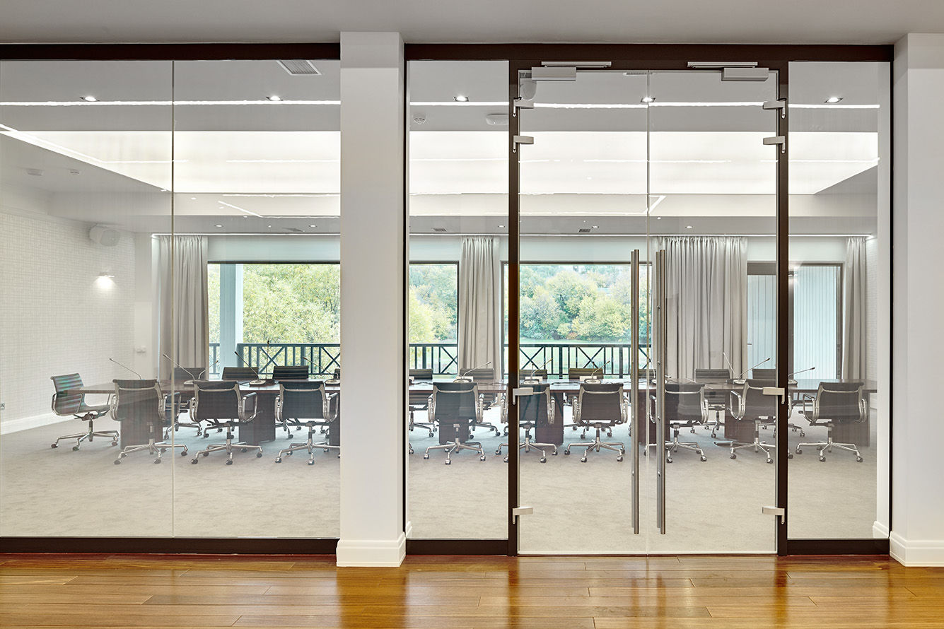 Фото Стекло с переменной прозрачностью NAYADA SmartGlass