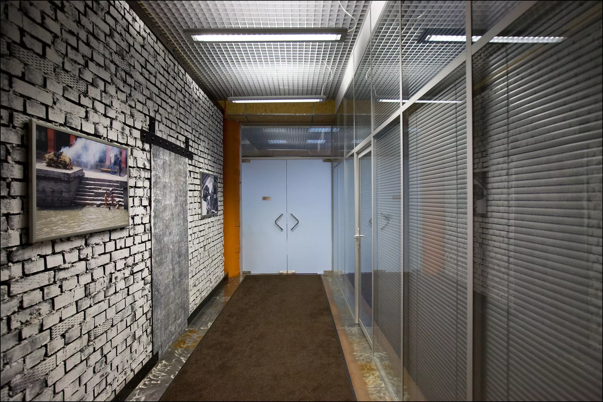 Фото Алюминиевые перегородки с остеклением NAYADA-Standart