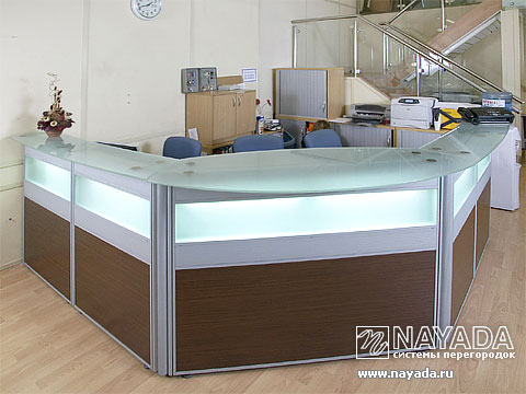 Новинка в коллекции стоек NAYADA-Reception.