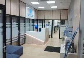 Стойки reception в проекте Альтера Инвест Тюмень, ООО