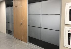 NAYADA-Twin в проекте Установка офисных перегородок и дверей для офиса компании ПАО Новатек в г. Новый Уренгой