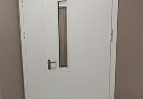 Противопожарные двери в проекте Установка противопожарных дверей в клинике 