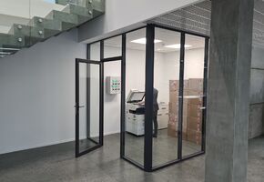 NAYADA-Standart в проекте Установка офисных перегородок и дверей в офисном центре "Судостроитель"