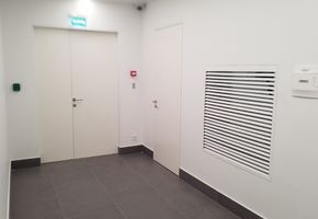 Двери NAYADA-Stels в проекте Перегородки, двери, панели для административно-бытового здания Сибур АБК
