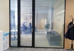 NAYADA SmartGlass в проекте Перегородки, двери, панели для административно-бытового здания СИБУР