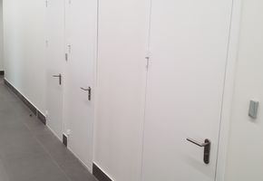 Противопожарные двери в проекте Перегородки, двери, панели для административно-бытового здания Сибур АБК