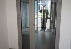 Облицовка стен в проекте Перегородки, двери, панели для административно-бытового здания Сибур АБК