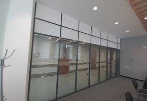 NAYADA-Standart в проекте Навесные вентилируемые фасады и двери в НТЦ Новатэк 1 очередь