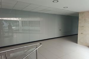 Проект Облицовка стеклянными панелями в офисе СПК