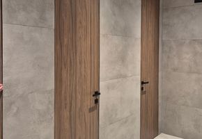 Двери NAYADA-Stels в проекте Установка дверей и перегородок в центральном офисе Застройщика Брусника