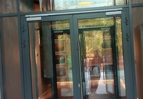 Двери фасадные Nayada-Fasad в проекте Изготовление и монтаж фасадных систем на объекте ЖК Машаров ГП 1.1.