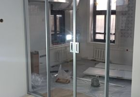 Двери SLIM в проекте Раздвижные перегородки и двери Nayada –Slim для компании ООО «А2Б»