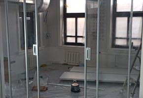 Двери SLIM в проекте Раздвижные перегородки и двери Nayada –Slim для компании ООО «А2Б»