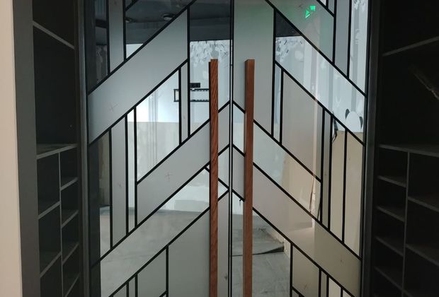 Проект Стационарные перегородки Nayada – Twin и цельностеклянные двери Nayada для офиса - компании «Тензор» г. Екатеринбург