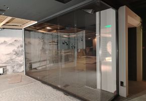 NAYADA-Twin в проекте Стационарные перегородки Nayada – Twin и цельностеклянные двери Nayada для офиса - компании «Тензор» г. Екатеринбург