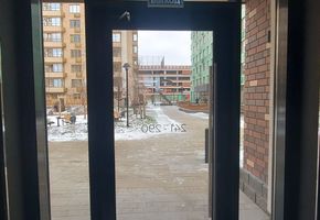 Двери фасадные Nayada-Fasad в проекте ЖК Корней г.Тюмень ГП 1