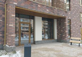 Двери фасадные Nayada-Fasad в проекте ЖК Корней г.Тюмень ГП 1