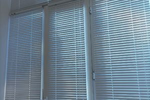 Проект Горизонтальные алюминиевые жалюзи для стоматологии «Азур-Дент»