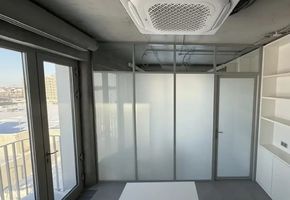 Стационарные перегородки Nayada – Standart и Дверь Nayada Mira в офис продаж ЖК «Культура», Тюмень