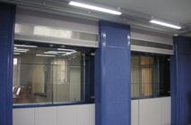 Компания Наяда-Тюмень выполнила работы по изготовлению и установке стеклянной складной двери (по типу «гармошка»).