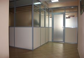 Перегородки и двери в компании Тюмгазкамко