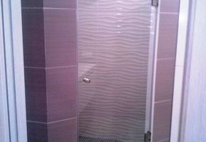 Двери  из стекла  для  душевых