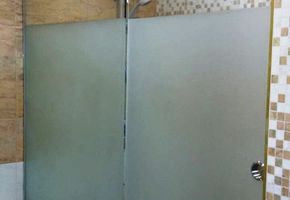 Душевые  из  стекла в  частном  интерьере, г. Тюмень