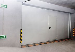 Компания Наяда-Тюмень  завершила  работы  по монтажу  противопожарных ворот  на площади у Тюменского  драматического  театра