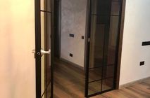 Двери стеклянные NAYADA в частном интерьере в г.Тюмени