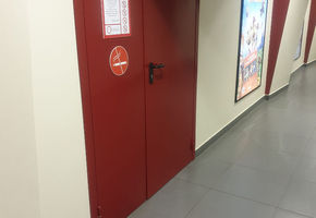 Противопожарные двери для кинотеатра