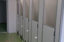 Сантехнические кабинки для частного детского сада