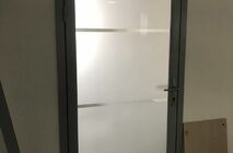 Установка офисных перегородок и дверей для офиса компании ПАО Новатек в г. Новый Уренгой