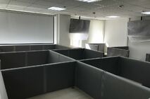 Установка мобильных перегородок и мебели в офисе компании 