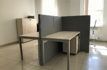 Установка мобильных перегородок и мебели в офисе компании 