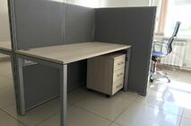 Установка мобильных перегородок и мебели в офисе компании 