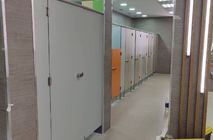 Сантехнические кабины в торговом центре