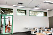 Установка стеклянных перегородок Nayada TWIN и дверей Vitrage I на школьном комплексе г. Екатеринбург.