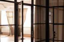 Перегородки и двери Nayada-Quadro для студии йоги г. Екатеринбург ул. Бажова, 70.