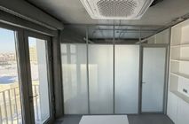 Стационарные перегородки Nayada – Standart и Дверь Nayada Mira в офис продаж ЖК «Культура»