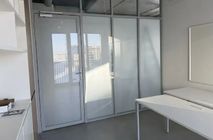Стационарные перегородки Nayada – Standart и Дверь Nayada Mira в офис продаж ЖК «Культура»