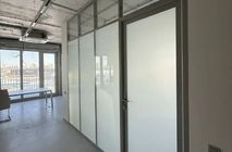 Стационарные перегородки Nayada – Standart и Дверь Nayada Mira в офис продаж ЖК «Культура»